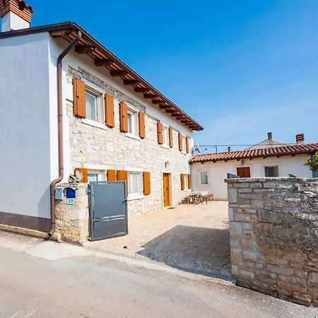 Apartman 2430 *