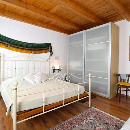 2430 Apartman Galižana